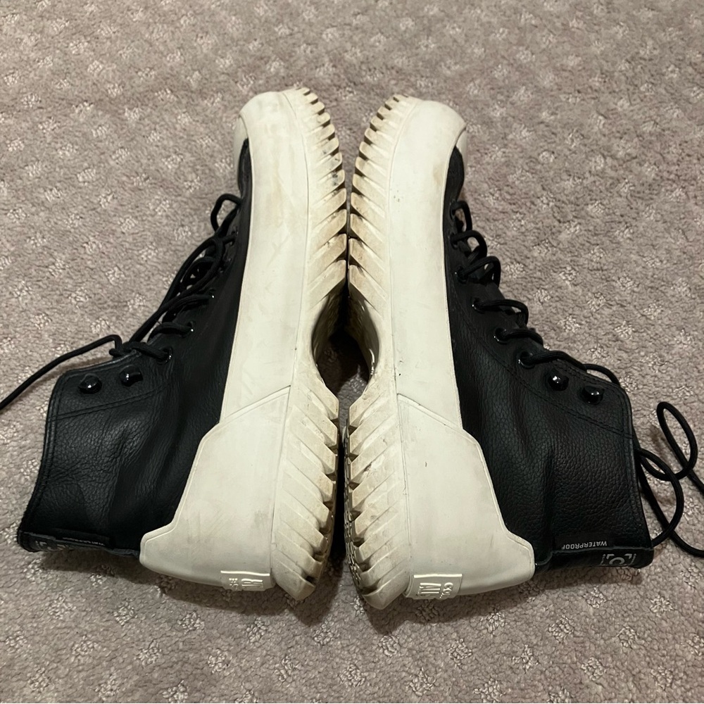 Converse Black and White High-Top Sneakers. Leather. Counter climate - Picture 3 of 9